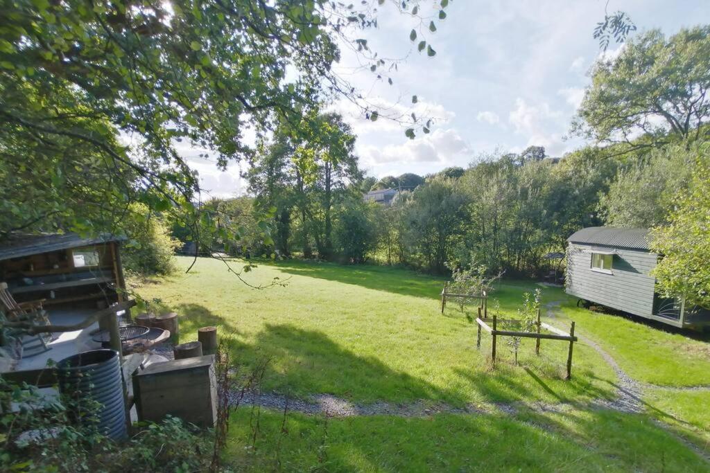 Penn Bergeyn Shepherd'S Huts เอ็กซิเตอร์ ภายนอก รูปภาพ